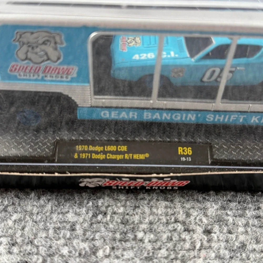 M2 Machines Auto-Hauler 1:64 Blue Dodge L600 Charger R36 Speed Dawg HEMI